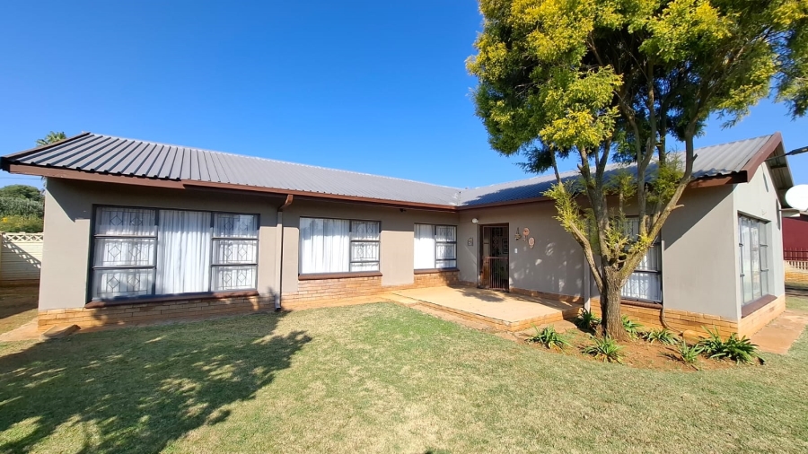 4 Bedroom Property for Sale in Meiringspark North West